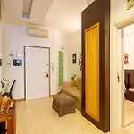 Modern And Cozy In Darsena Area 米兰